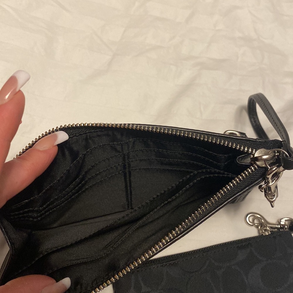 Authentic coach wallets - Picture 4 of 4
